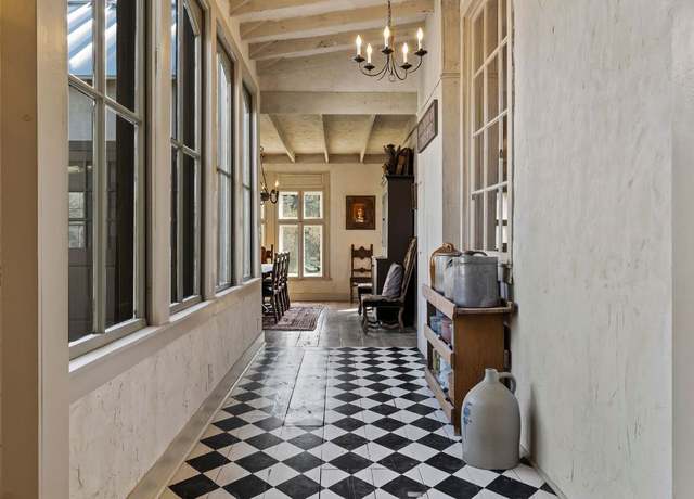 Property at 700 Northwood Hills Dr, Fredericksburg, TX 78624, 5 beds, 4.5 baths