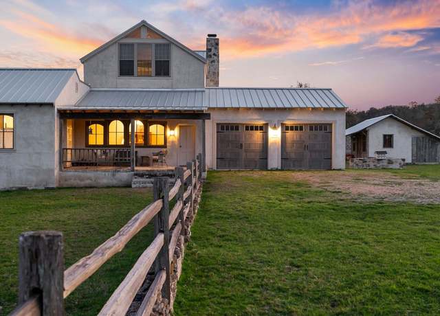 Property at 700 Northwood Hills Dr, Fredericksburg, TX 78624, 5 beds, 4.5 baths