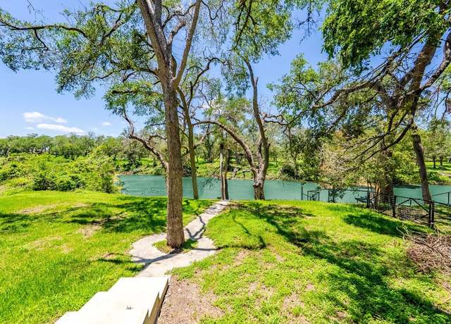 Property at 730 Gloria Dr, Seguin, TX 78155, 4 beds, 3 baths