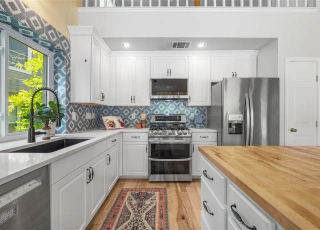 Property at 17121 Village Glen Rd, Pflugerville, TX 78660, 3 beds, 2.5 baths