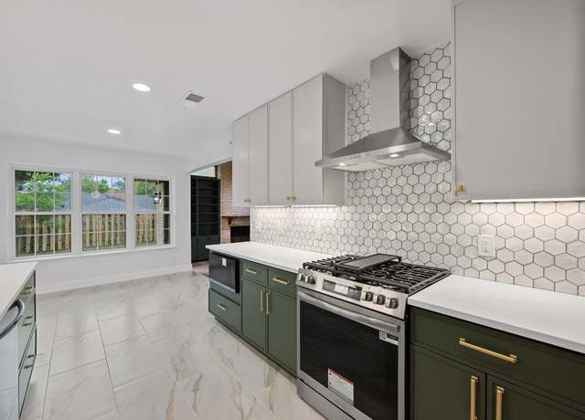 Property at 8909 Laurel Grove Dr, Austin, TX 78758, 3 beds, 2 baths