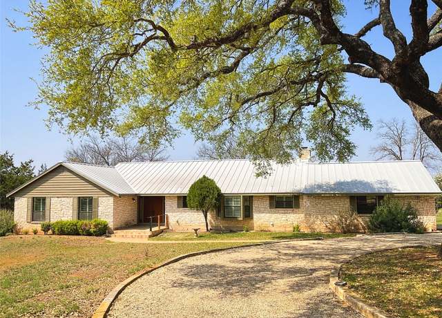 Property at 152 Oak Haven Rd, Fredericksburg, TX 78624, 3 beds, 2.5 baths