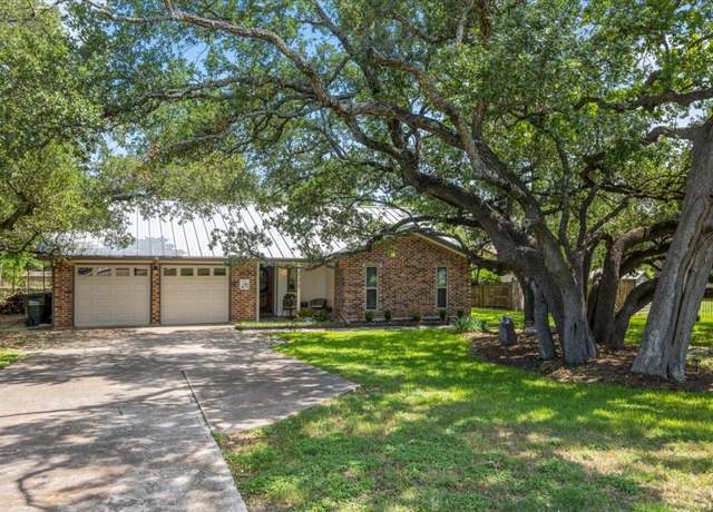 Property at 225 Spanish Oak Dr, Georgetown, TX 78628, 3 beds, 2 baths