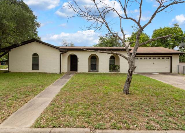Property at 220 E Belton Ave, Rockdale, TX 76567, 3 beds, 2 baths