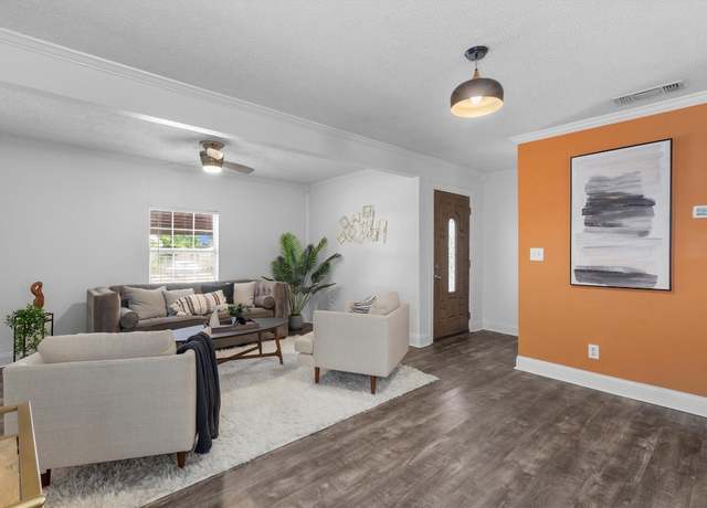 Property at 1125 Christie Dr, Austin, TX 78721, 3 beds, 3 baths