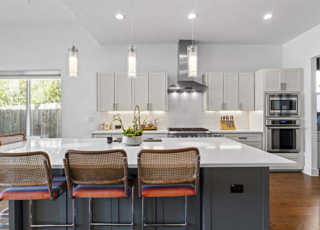 Property at 1006 Meriden Ln, Austin, TX 78703, 5 beds, 4.5 baths