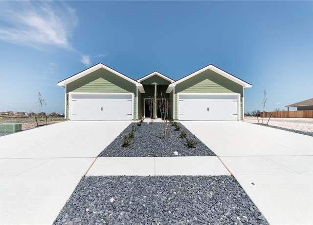 Property at 628-630 Asher's Pl, Seguin, TX 78155, 6 beds, 4 baths