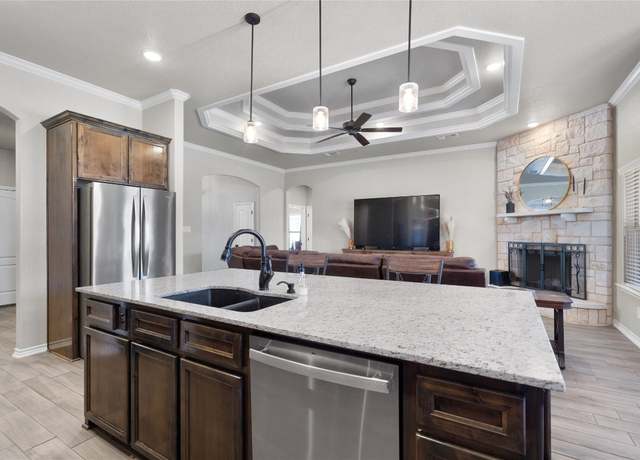 Property at 5204 La Terraza Ln, Killeen, TX 76549, 4 beds, 2.5 baths