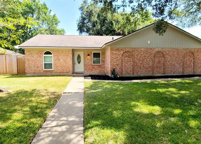Property at 302 Tiegs St, League City, TX 77573, 3 beds, 2 baths