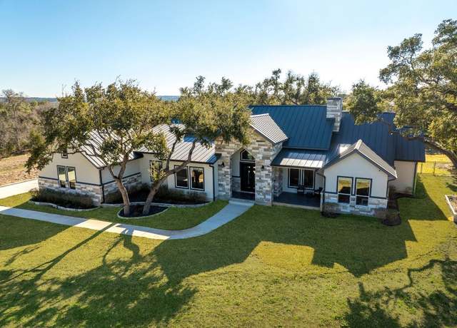 Property at 424 Arthur Ct, Spring Branch, TX 78070, 4 beds, 3.5 baths