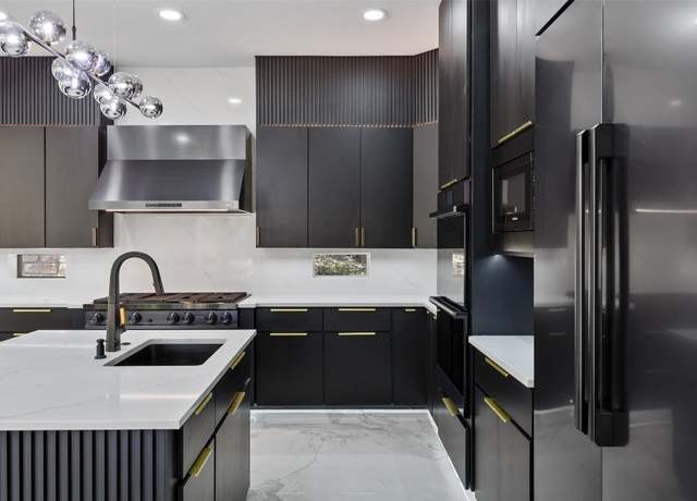 Property at 2404 University Club Dr, Austin, TX 78732, 5 beds, 5 baths