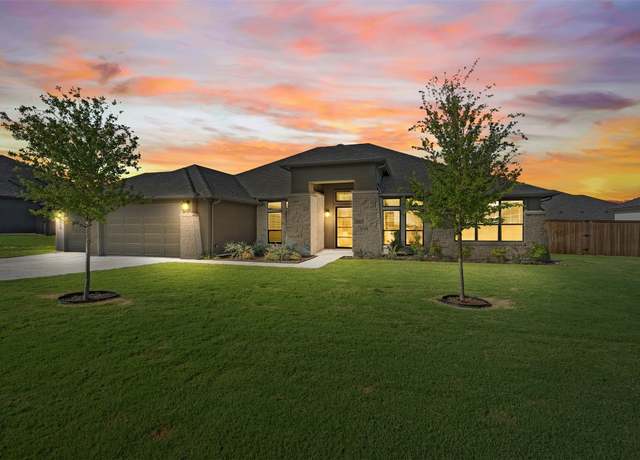 Property at 914 High Plains Dr, Nolanville, TX 76559, 4 beds, 3 baths