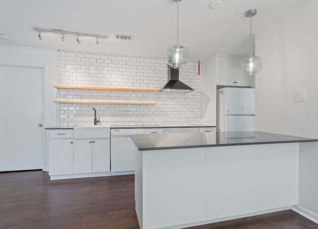 Property at 1510 W North Loop Blvd #424, Austin, TX 78756, 2 beds, 2 baths