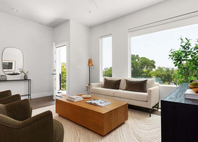 Property at 2108 Rosewood Ave Unit A, Austin, TX 78702, 2 beds, 2.5 baths