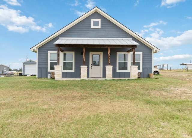 Property at 1581 Washburn Rd, Luling, TX 78648, 3 beds, 2 baths