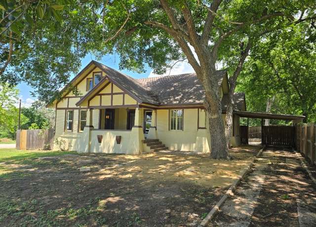 Property at 144 W Wallace St, Gonzales, TX 78629, 4 beds, 2 baths