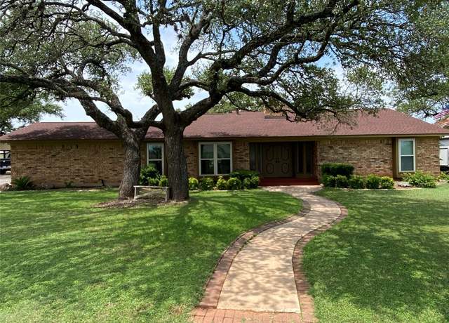 Property at 140 Oakridge Rd, Georgetown, TX 78628, 3 beds, 2 baths