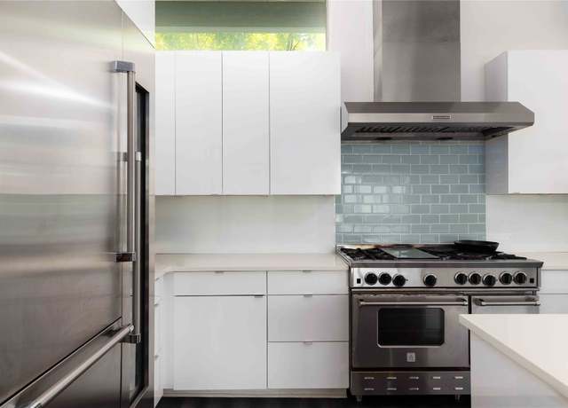 Property at 2105 Goodrich Ave #7, Austin, TX 78704, 3 beds, 3.5 baths