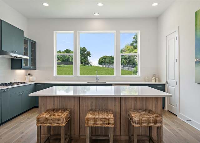 Property at 4905 Meller Gdns, Austin, TX 78741, 3 beds, 3.5 baths
