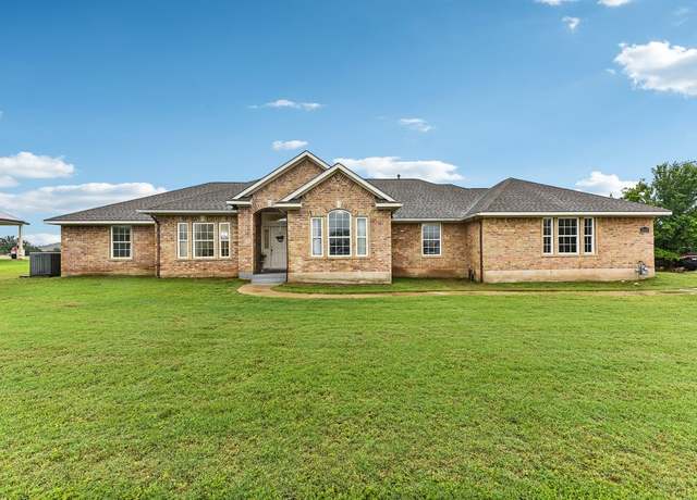 Property at 268 Chisholm Trl, Bastrop, TX 78602, 4 beds, 3.5 baths
