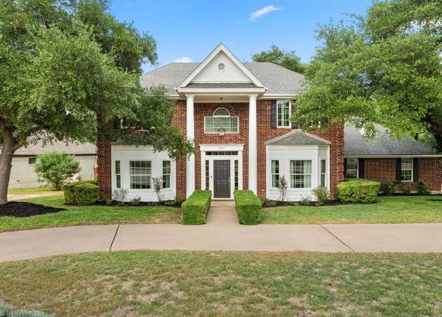 Property at 558 Peterson Ln, Lakeway, TX 78734, 4 beds, 2.5 baths