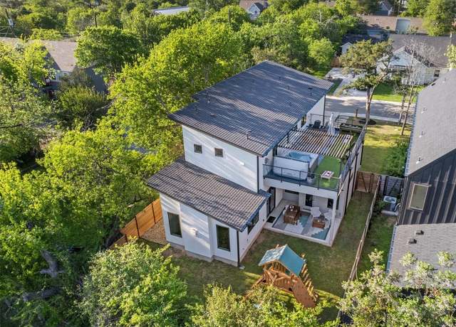 Property at 608B W 15th St, Georgetown, TX 78626, 4 beds, 3 baths