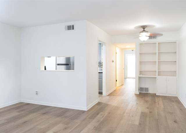 Property at 2425 Ashdale Dr #18, Austin, TX 78757, 1 bed, 1 bath
