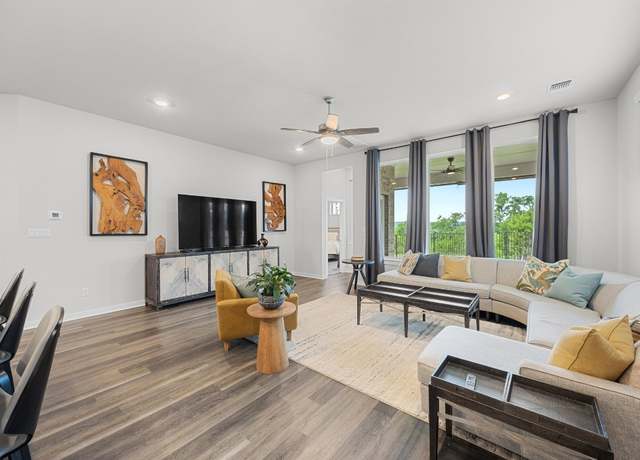 Property at 1016 Summer Gln, Georgetown, TX 78628, 4 beds, 3 baths