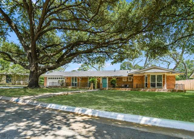 Property at 6501 Treadwell Blvd, Austin, TX 78757, 3 beds, 2 baths