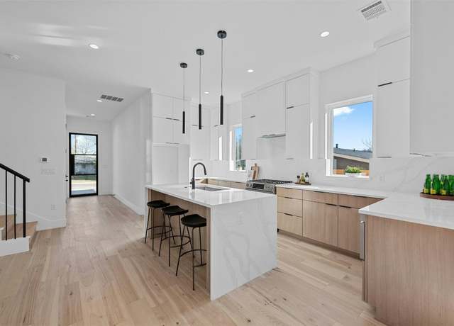 Property at 1407 Valleyridge Dr Unit B, Austin, TX 78704, 3 beds, 2.5 baths