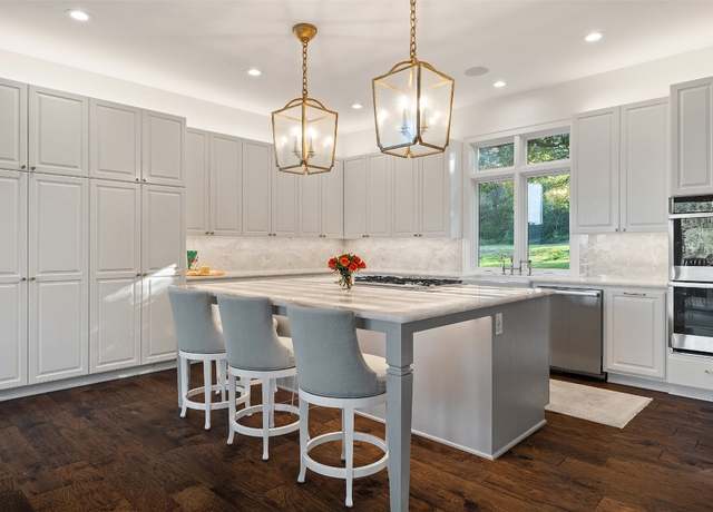 Property at 1106 Blackacre Trl, West Lake Hills, TX 78746, 4 beds, 4.5 baths