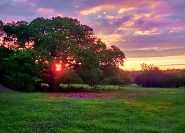Property at 1201 County Road 229, Florence, TX 76527, 5 beds, 3 baths