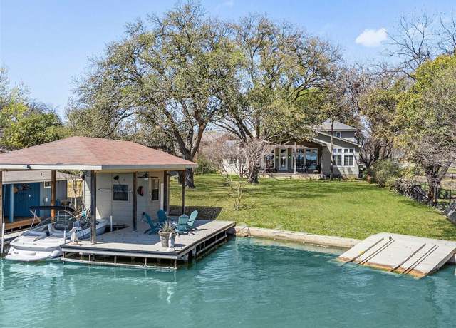Property at 300 E Heron Dr, Marble Falls, TX 78654, 4 beds, 4.5 baths
