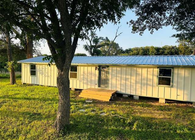 Property at 11330 Lakeview Rd, Brenham, TX 77833, 3 beds, 2 baths