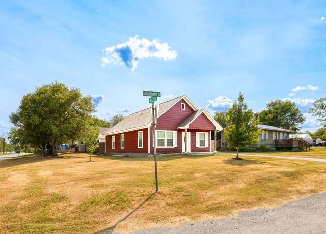 Property at 1628 Armstrong St, Luling, TX 78648, 3 beds, 2 baths