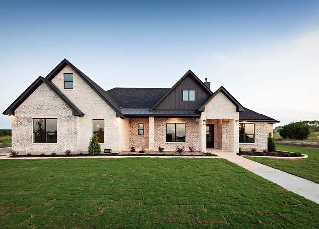 Property at 1644 Hunt Dr, Salado, TX 76571, 4 beds, 3.5 baths