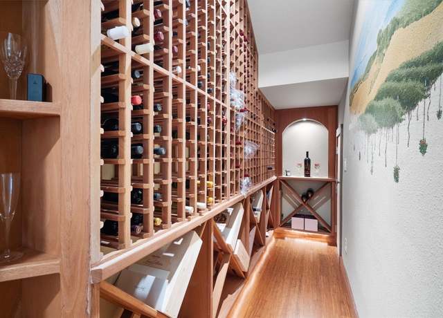 Property at 4403 Elohi Dr, Austin, TX 78746, 6 beds, 4.5 baths