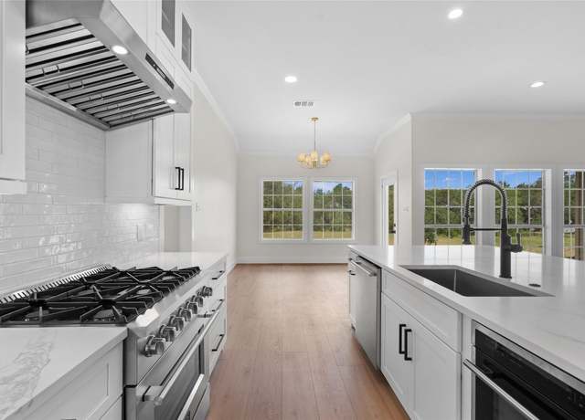 Property at 206 High Plains Dr, Dripping Springs, TX 78620, 5 beds, 3.5 baths