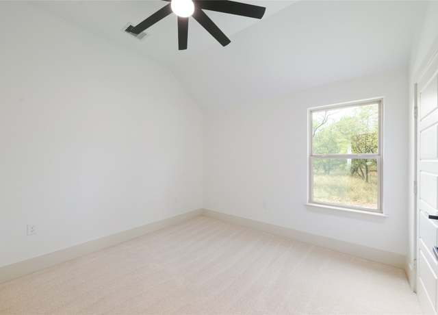 Property at 193 Mokulua Ln, Bastrop, TX 78602, 3 beds, 2 baths