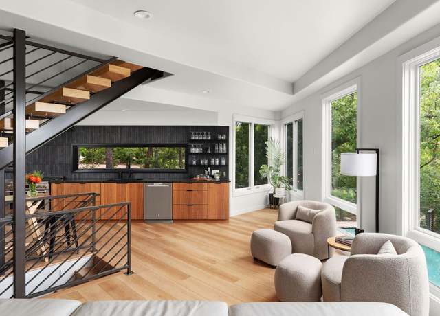 Property at 7626 Parkview Cir, Austin, TX 78731, 3 beds, 3.5 baths
