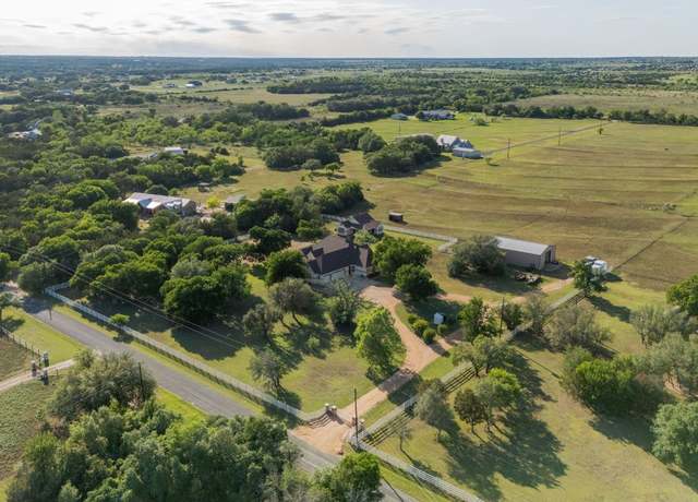 Property at 134 Creekside Dr, Liberty Hill, TX 78642, 6 beds, 5.5 baths