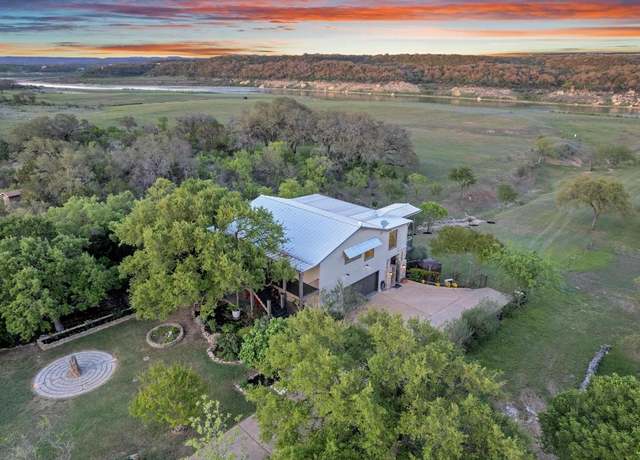 Property at 527 County Road 421a, Spicewood, TX 78669, 3 beds, 3 baths
