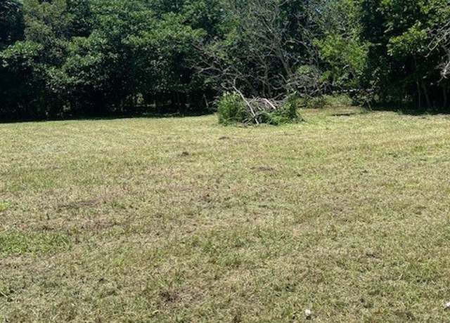 Property at 702 Jones St, Smithville, TX 78957