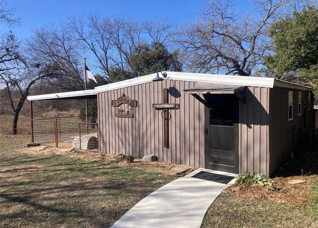 Property at 702 E Schubert St E, Fredericksburg, TX 78624, 3 beds, 2.5 baths