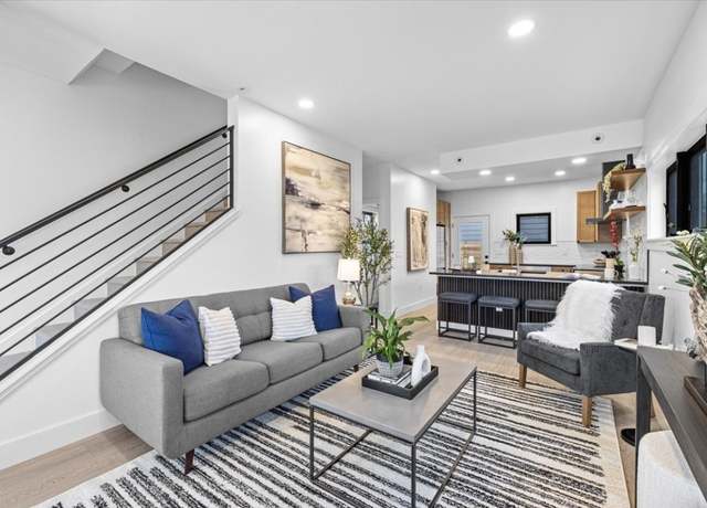 Property at 2406 W 10th St Unit A, Austin, TX 78703, 3 beds, 2.5 baths