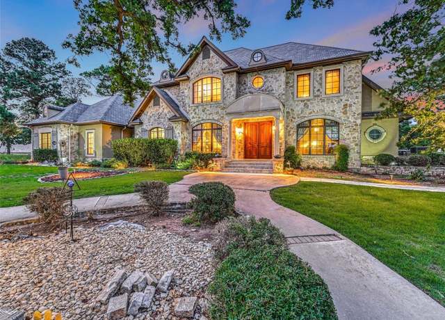Property at 106 Elm Ct, Bastrop, TX 78602, 4 beds, 4 baths