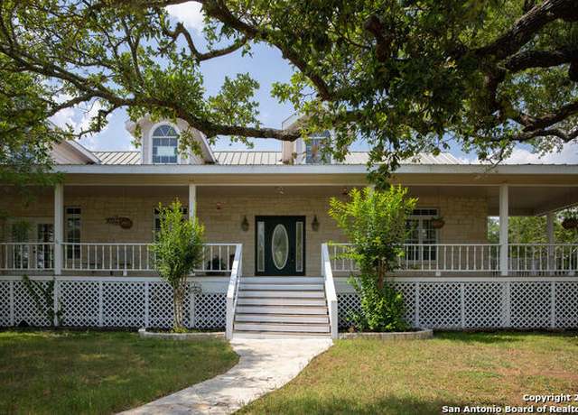 Property at 786 Stirrup Dr, Spring Branch, TX 78070, 3 beds, 2.5 baths