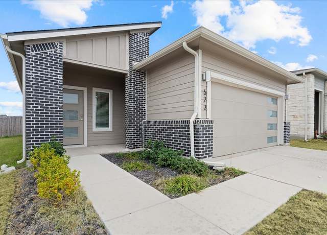 Property at 523 Millbrook Blvd, San Marcos, TX 78666, 3 beds, 2 baths