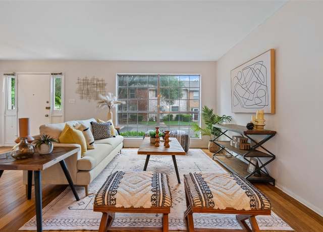 Property at 7253 Creekside Dr, Austin, TX 78752, 3 beds, 2.5 baths