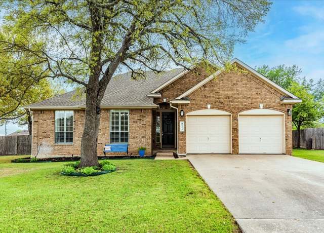 Property at 215 Meadow Woods Dr, Kyle, TX 78640, 3 beds, 2 baths